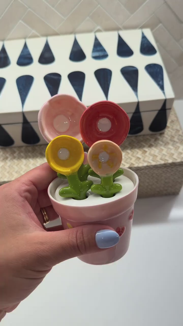 4-Piece Ceramic Flower Measuring Spoons with Flowerpot Decorative Base
